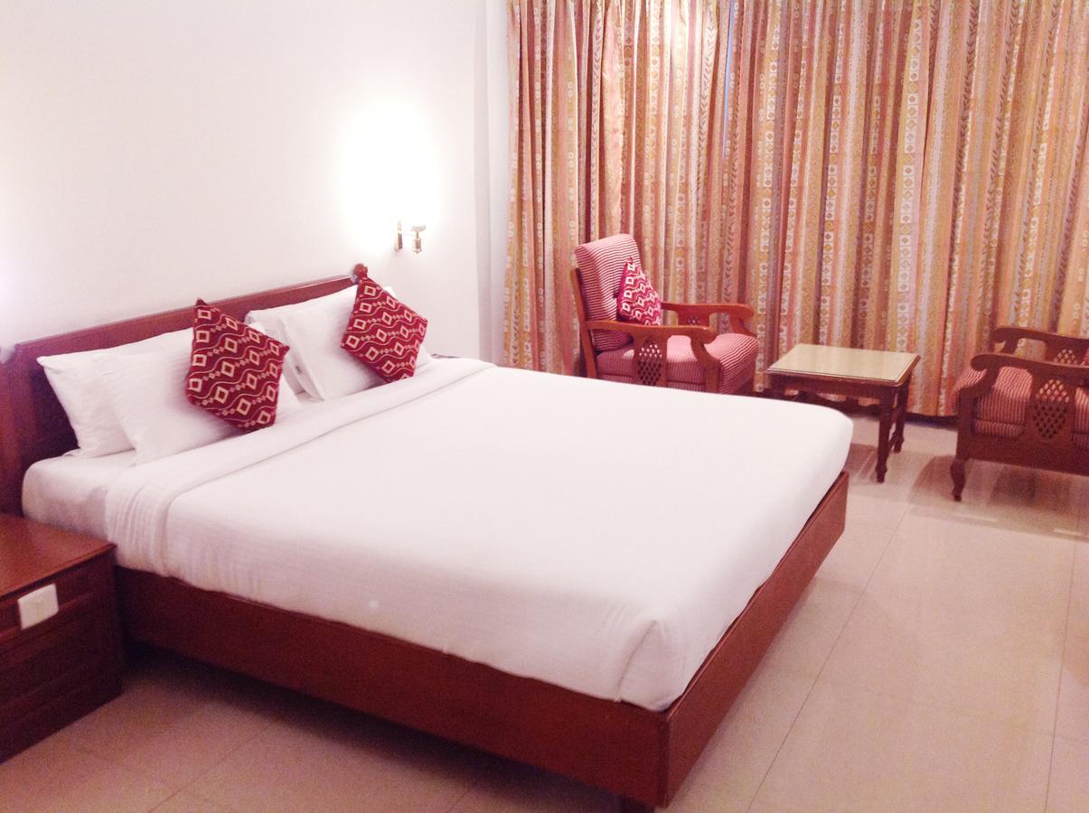 Guruvāyūr Krishna Inn מראה חיצוני תמונה